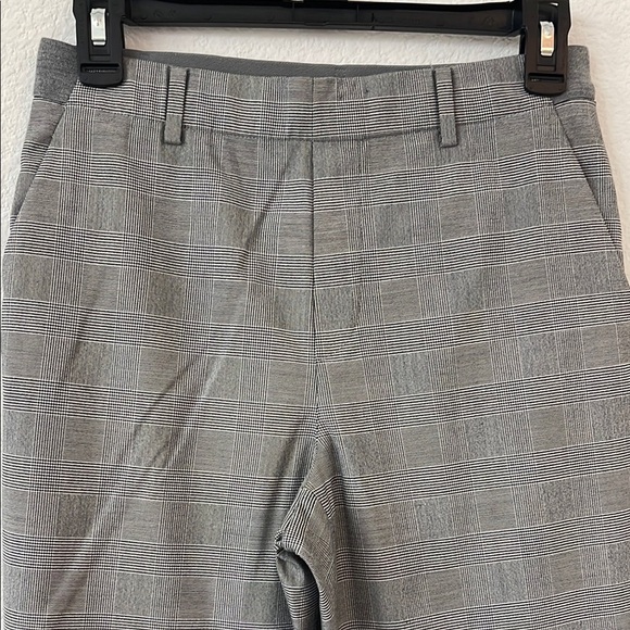 EUC | Uniqlo | Pull On Houndstooth Elastic Waist Pants | Black and White - Picture 3 of 7